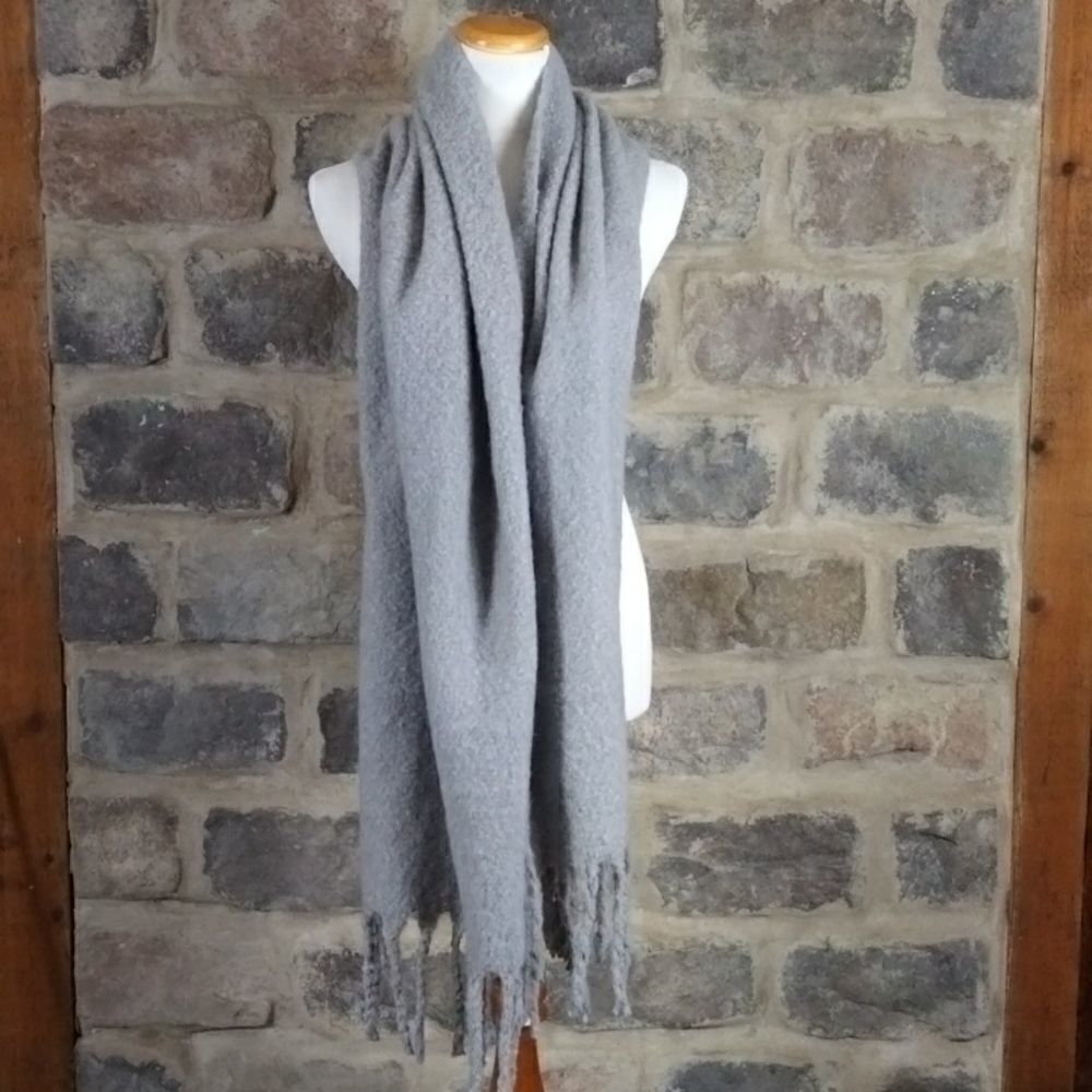 Grey Boucle Knit Oversized Scarf with Tassel Fringe‎ 20x72 Soft Winter Wrap